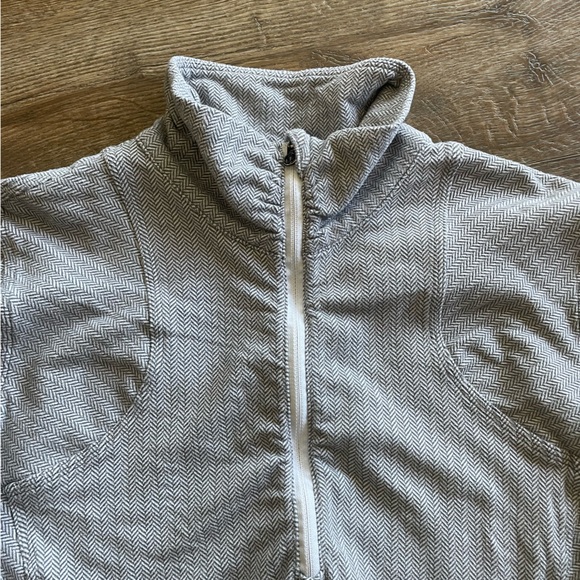 Lululemon Gray Herringbone Quarter-Zip Jacket in Size 10 - Picture 2 of 14
